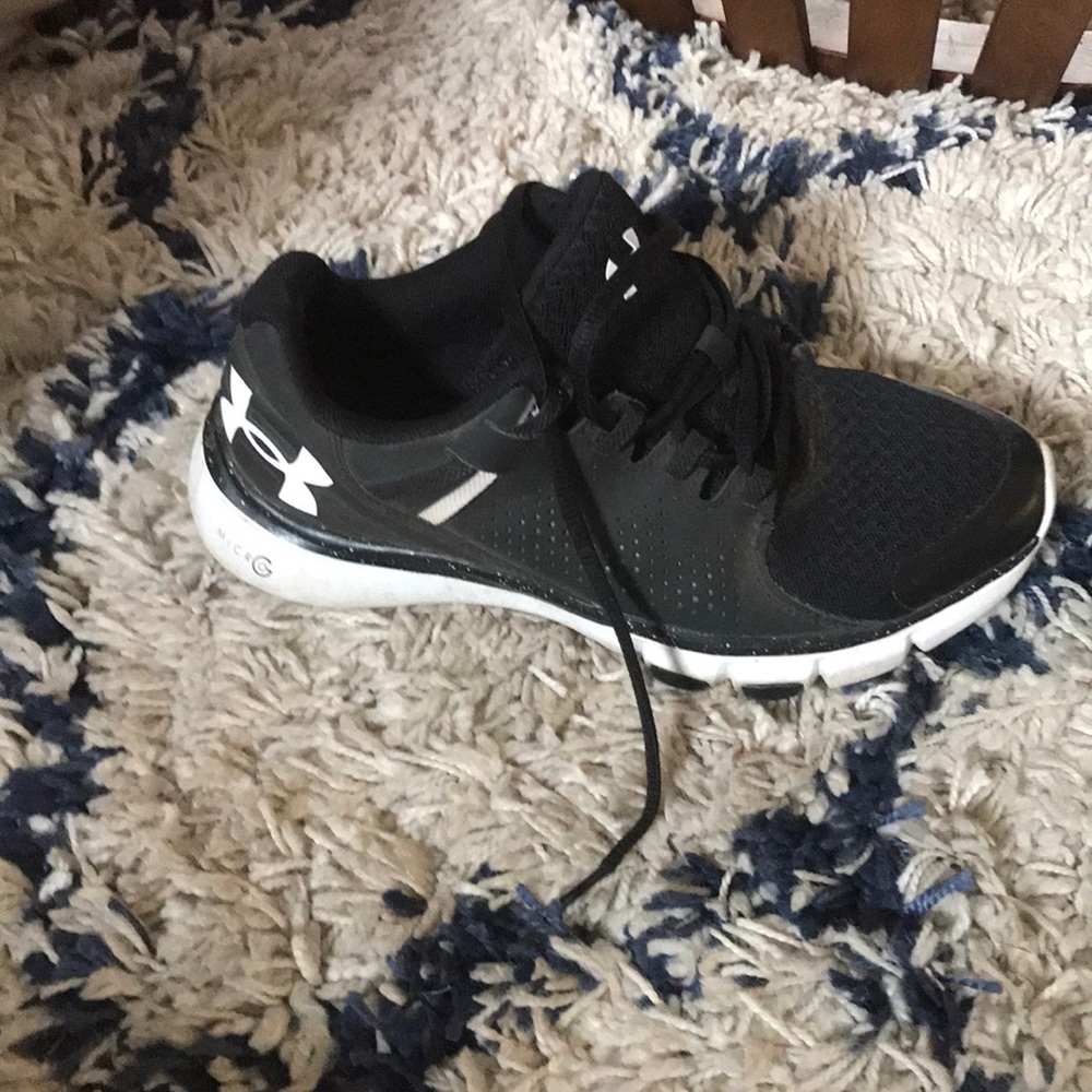 Ua sneakers